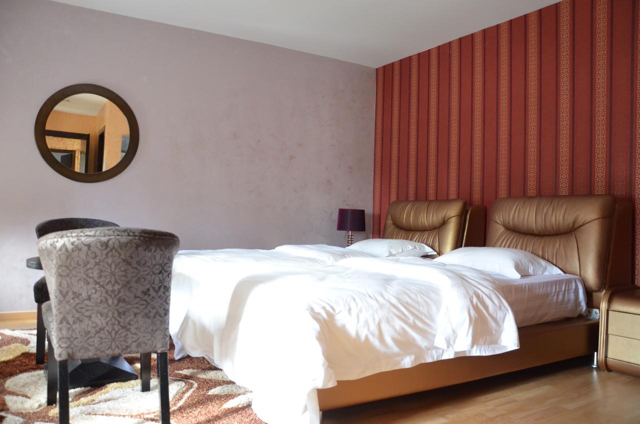 Johnny Hotel Kamenice エクステリア 写真